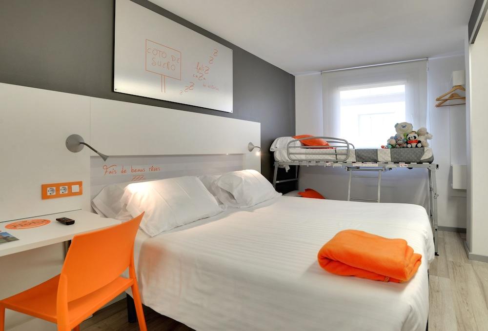 Hotel Bed4U Pamplona Cordovilla Exterior foto