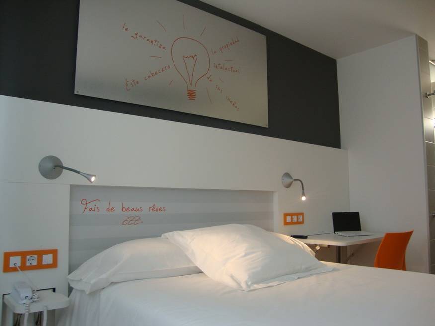 Hotel Bed4U Pamplona Cordovilla Cameră foto